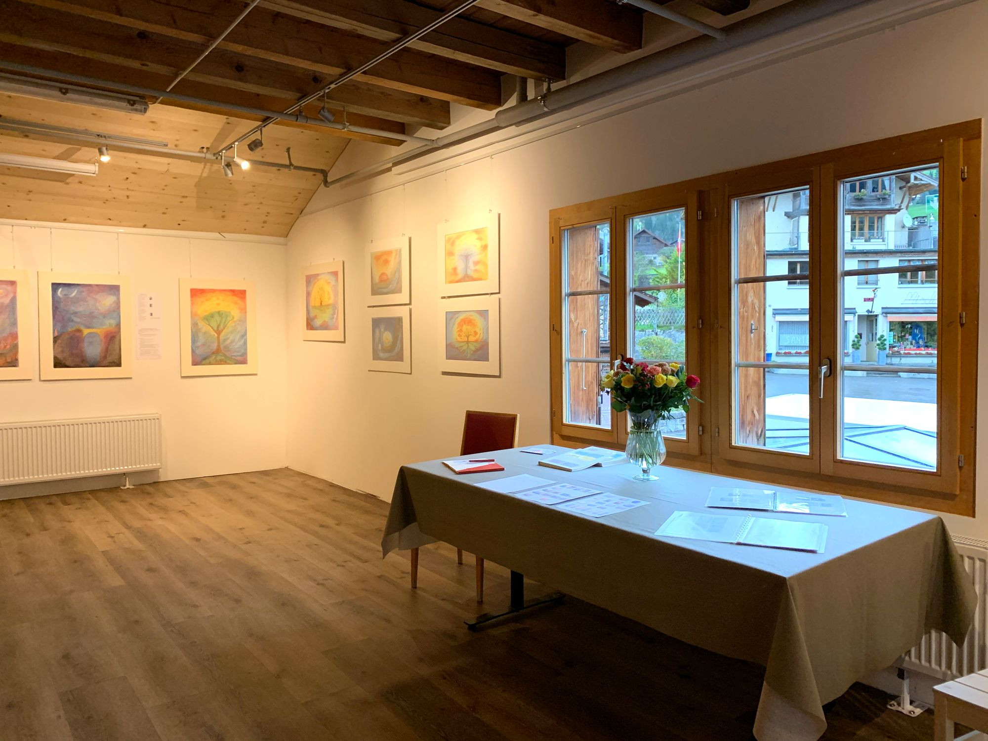 Vernissage Exposition Gwenola Hemlin - table d'accueil