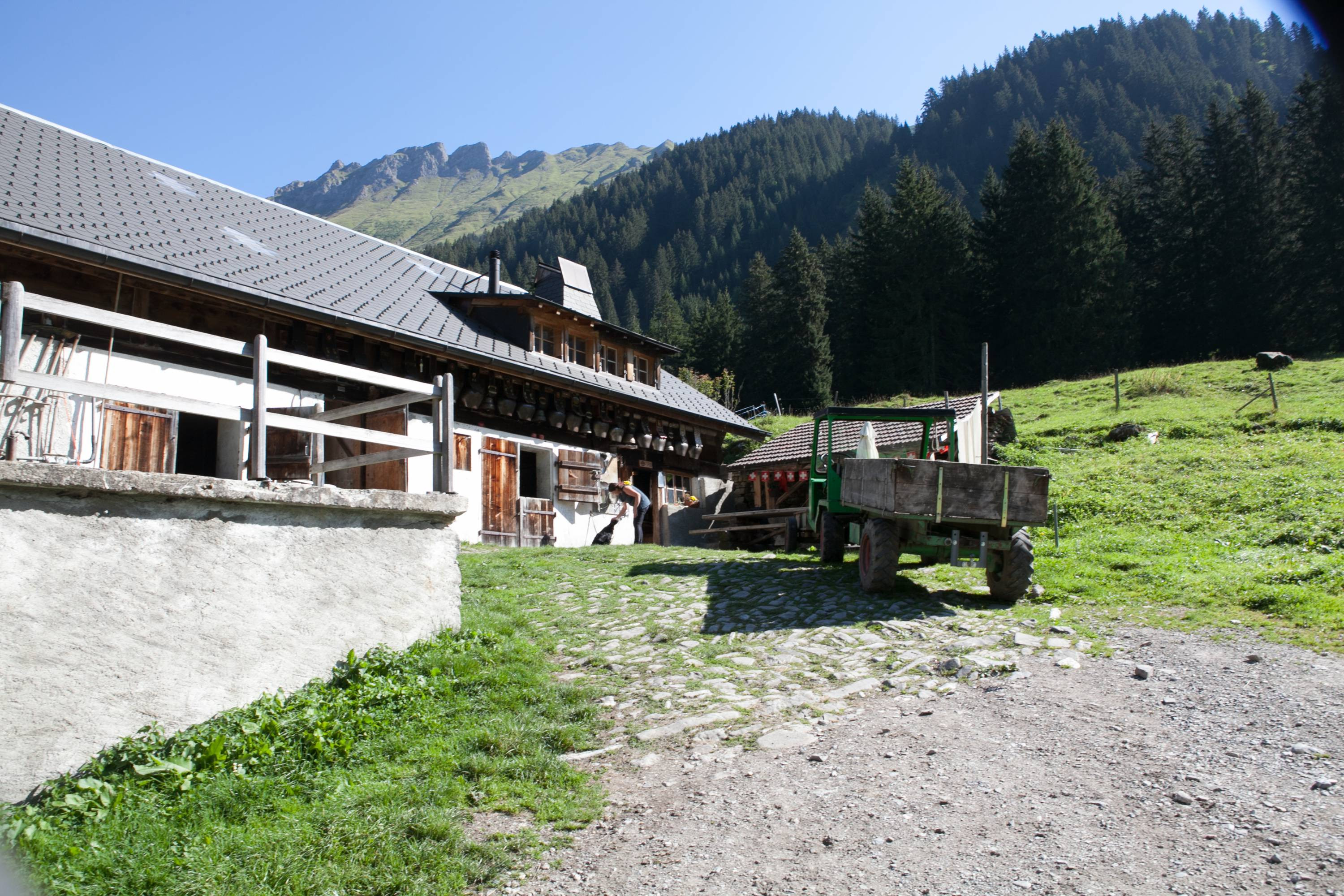 entrée du chalet d'alpage