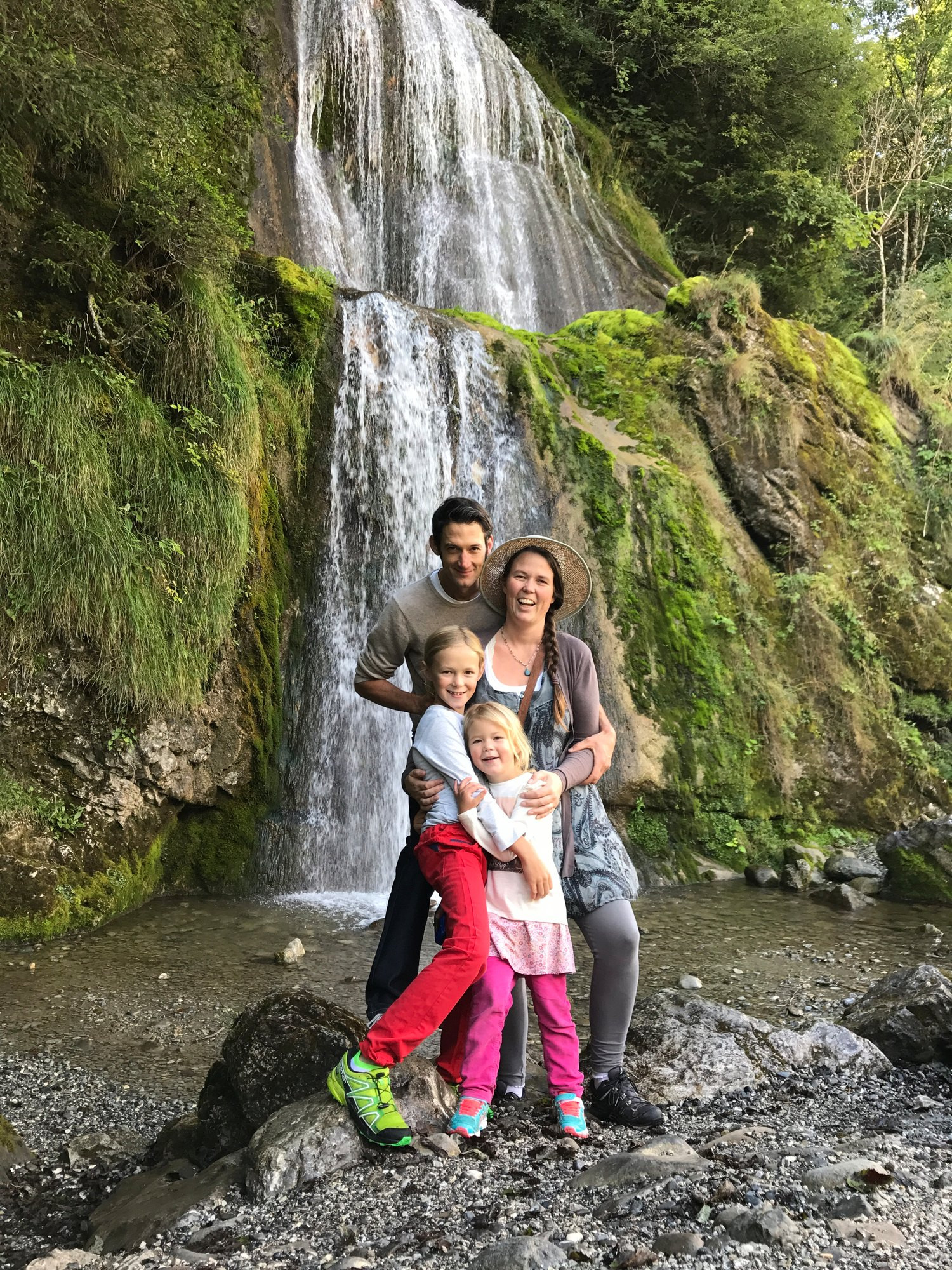 Famille Mottier à la Cascade du Ramaclé